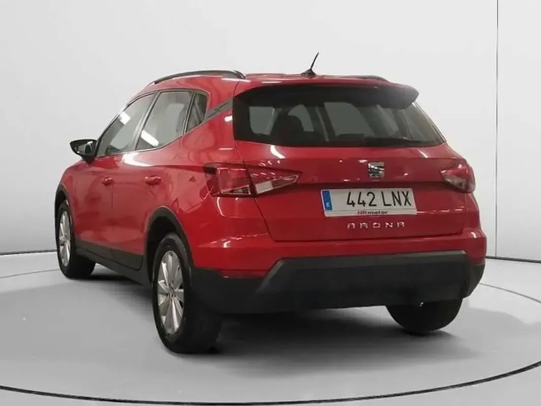 Usado Seat Arona Style 110 CV (80 kW) 2021 Rojo SUV