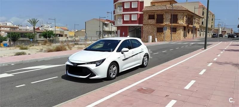 Blanco Usado 2019 Toyota Corolla Active Berlina | 17.000 € (Buen precio) - Imagen 1/4