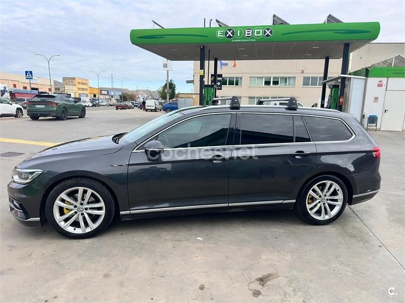 Gris / plata Usado 2017 VW Passat R-line Familiar | 15.850 € (Caro) - Imagen 1/4