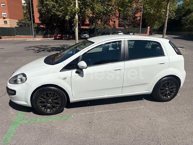 Usado Fiat Punto Sport 90 CV (66 kW) 2010 Blanco Berlina