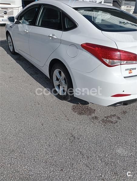 Usado Hyundai i40 115 CV (84 kW) 2014 Blanco Berlina