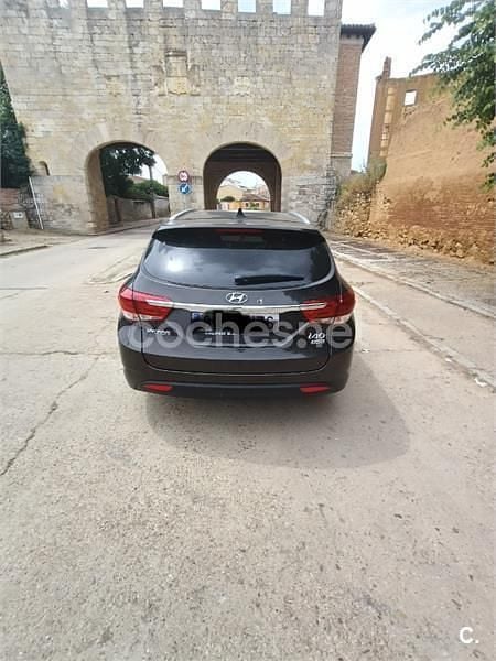 Usado Hyundai i40 Style 141 CV (103 kW) 2017 Marrón Familiar