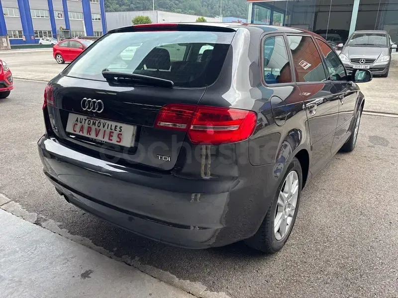 Usado Audi A3 Sportback Ambiente 105 CV (77 kW) 2012 Negro Utilitario