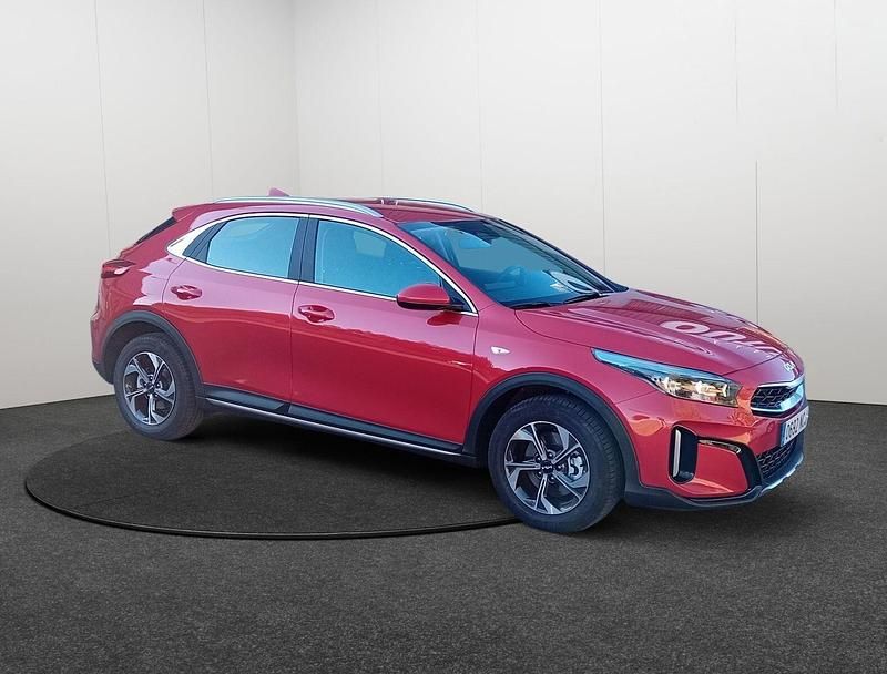 Usado Kia XCeed 100 CV (73 kW) 2025 Rojo SUV