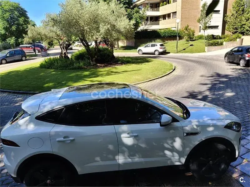 Usado Jaguar E-Pace R-Dynamic 150 CV (110 kW) 2019 Blanco SUV