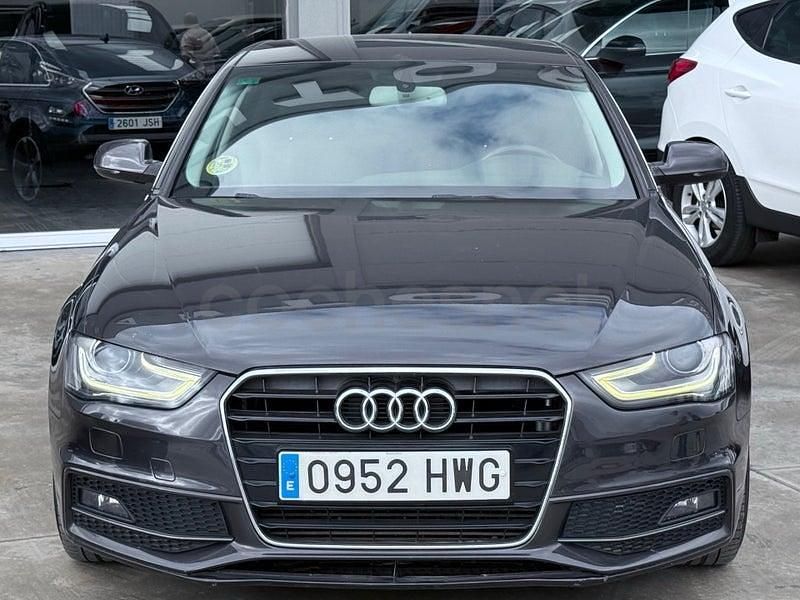 Usado Audi A4 S-Line 150 HP (110 kW) 2014 Cinzento Sedan