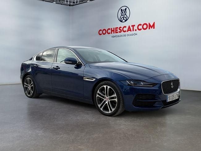 Usado Jaguar XE SE 206 CV (151 kW) 2021 Azul Berlina