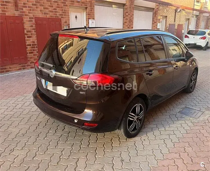 Usado Opel Zafira Tourer Selective 130 CV (95 kW) 2013 Granate Monovolumen