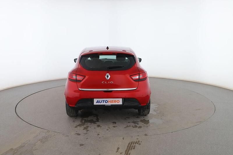 Usado Renault Clio IV Dynamique 90 CV (66 kW) 2015 Rojo Utilitario
