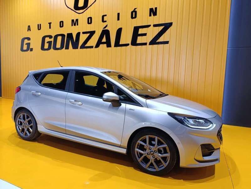 Plateado Usado 2023 Ford Fiesta ST-Line Utilitario | 15.900 € (Precio justo) - Imagen 1/4