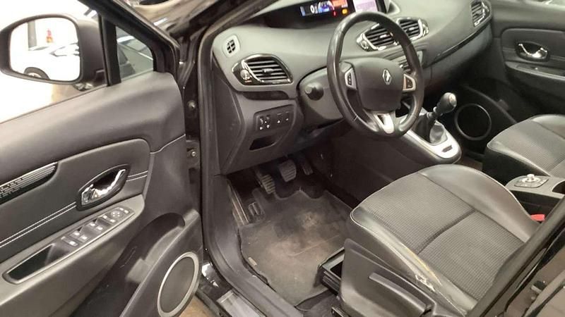 Usado Renault Scénic III Dynamique 110 CV (80 kW) 2013 Negro Monovolumen