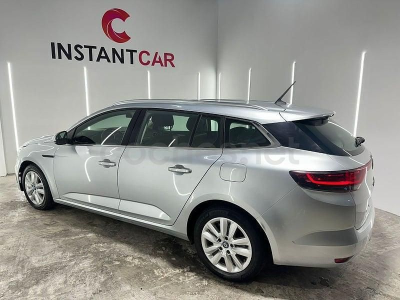 Usado Renault Mégane IV Business 160 CV (117 kW) 2022 Gris / plata Familiar
