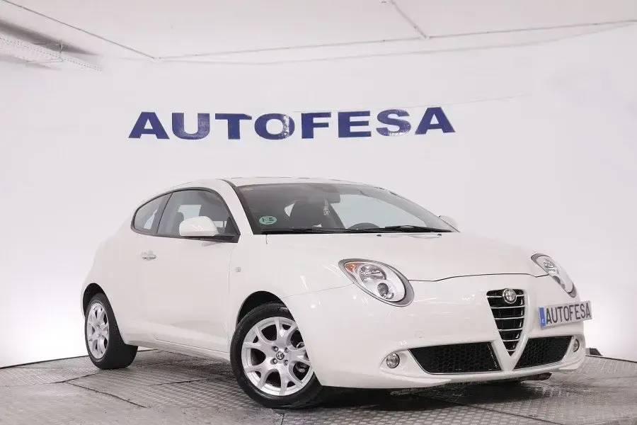 Usado Alfa Romeo MiTo 78 CV (57 kW) 2010 Rojo Utilitario