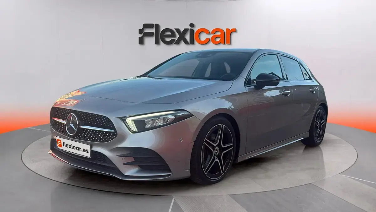 Usado Mercedes A200 163 CV (119 kW) 2019 Gris Berlina