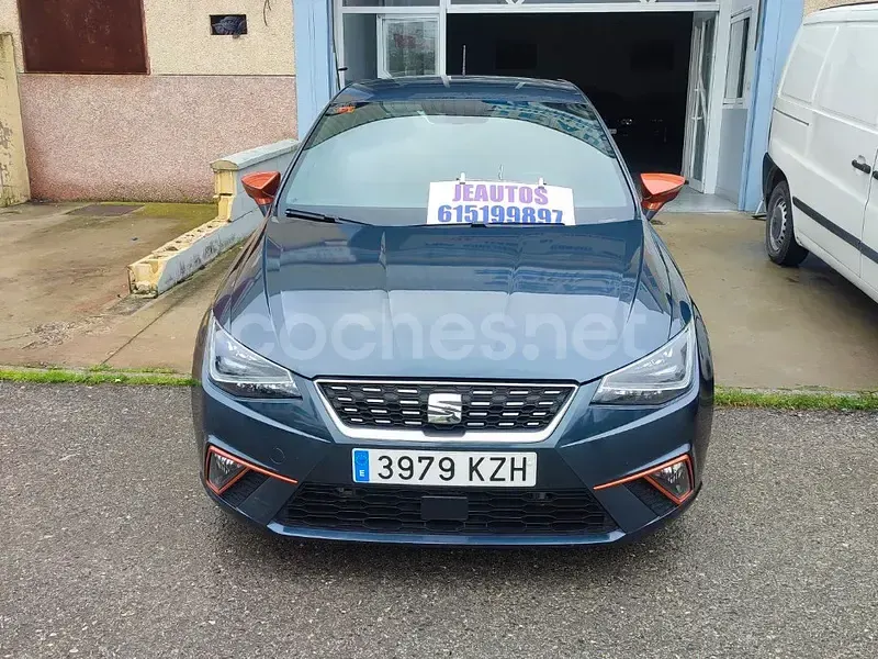 Usado Seat Ibiza Style Plus 115 HP (84 kW) 2019 Cinzento Citadino