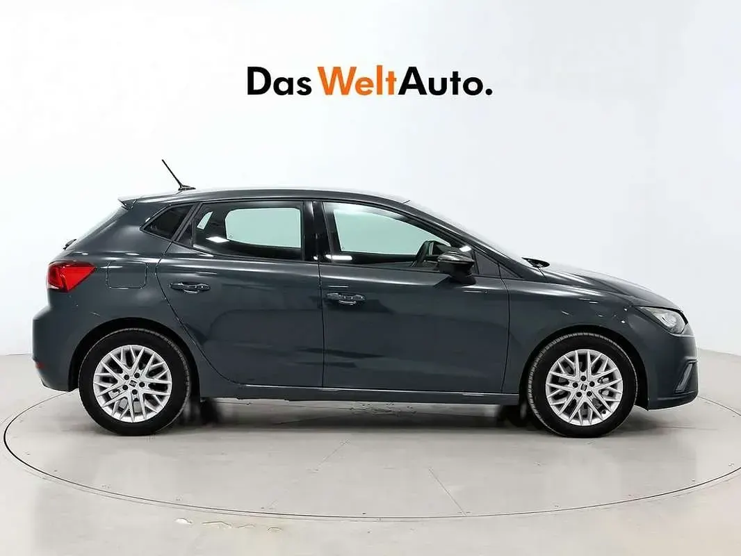 Usado Seat Ibiza FR 116 CV (85 kW) 2025 Azul Utilitario