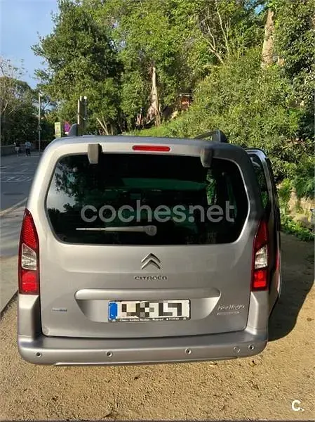 Usado Citroën Berlingo Feel 100 CV (73 kW) 2016 Gris / plata Monovolumen