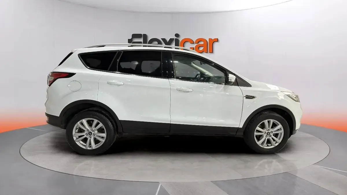 Usado Ford Kuga Titanium 120 CV (88 kW) 2018 Blanco SUV