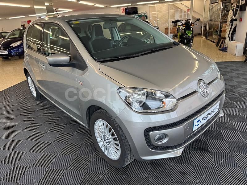 Usado VW up! high up! 75 CV (55 kW) 2015 Gris / plata Utilitario