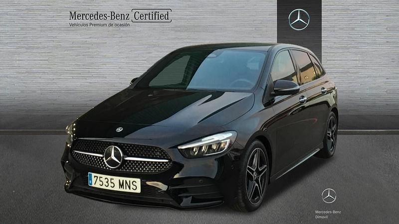 Usado Mercedes B200 AMG line 150 CV (110 kW) 2024 Negro Monovolumen