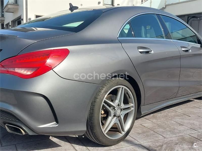 Usado Mercedes CLA220 AMG line 170 CV (125 kW) 2015 Gris / plata Berlina
