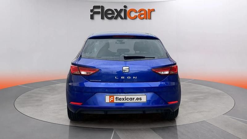 Usado Seat Leon Style 115 HP (84 kW) 2019 Azul Sedan