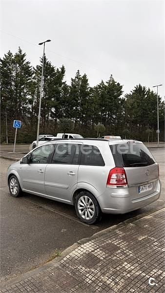 Usado Opel Zafira Family 110 CV (80 kW) 2014 Gris / plata Monovolumen
