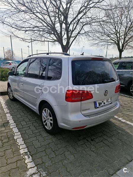 Usado VW Touran Advance 105 CV (77 kW) 2012 Gris / plata Monovolumen