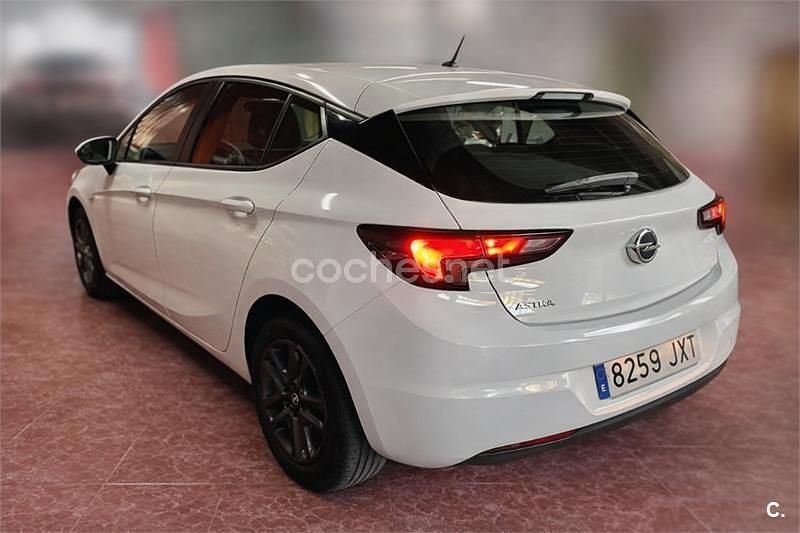 Usado Opel Astra Business 110 CV (80 kW) 2017 Blanco Berlina