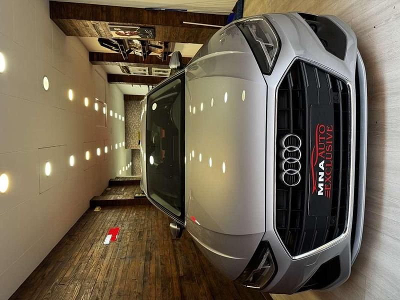 Plateado Usado 2022 Audi A4 S-Line Berlina | 31.900 € (Precio justo) - Imagen 1/4