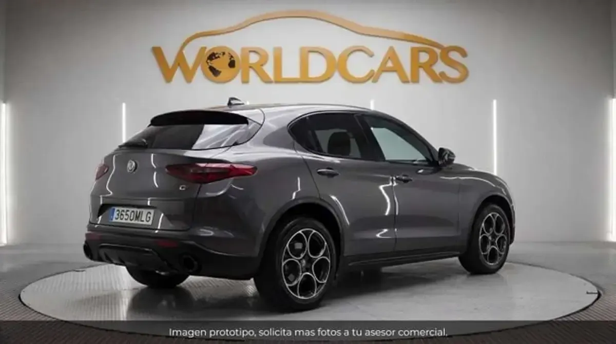 Usado Alfa Romeo Stelvio Veloce 209 CV (153 kW) 2023 Gris SUV