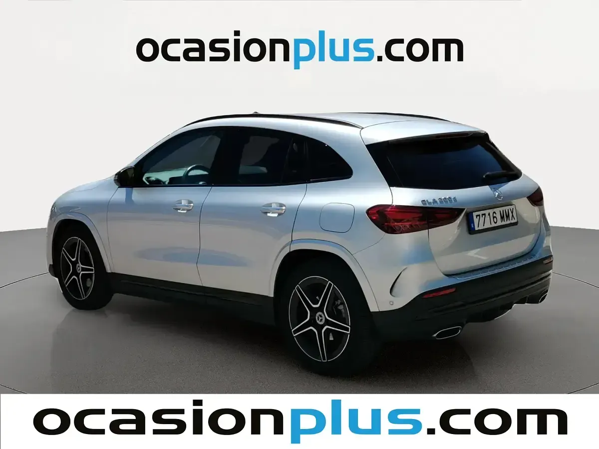 Usado Mercedes GLA200 150 CV (110 kW) 2024 Gris SUV