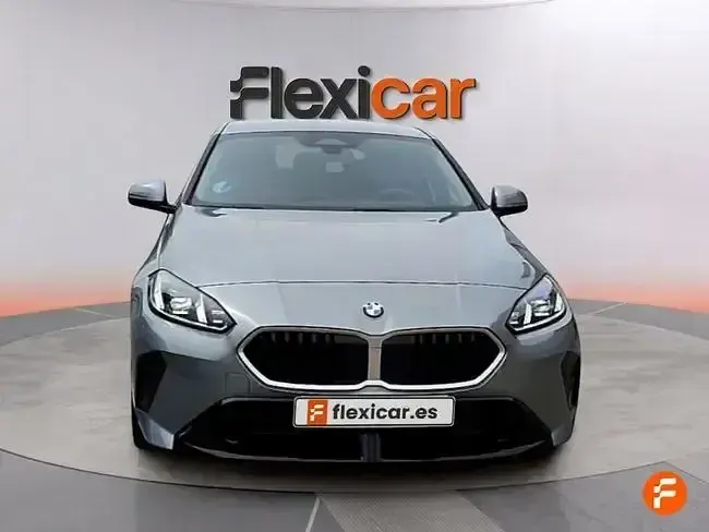 Usado BMW 120 163 CV (119 kW) 2025 Gris Utilitario