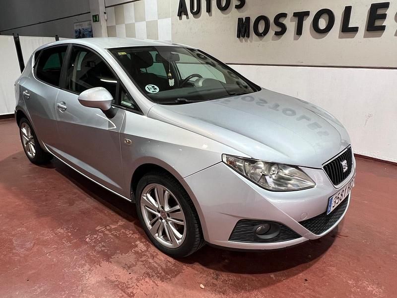 Gris / plata Usado 2011 Seat Ibiza Style Berlina | 4995 € (Buen precio) - Imagen 1/4