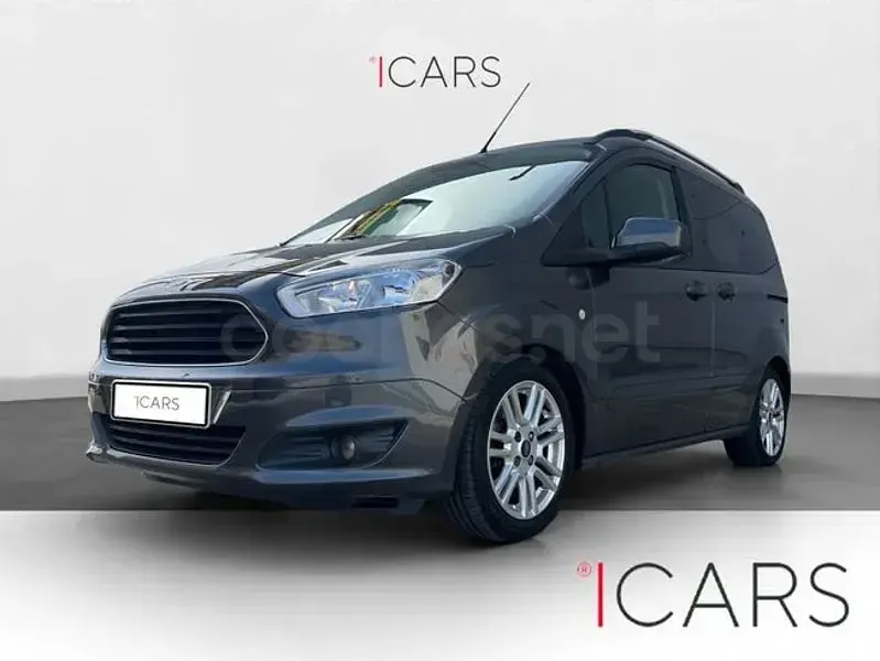 Usado Ford Tourneo Courier Titanium 100 CV (73 kW) 2019 Gris / plata Monovolumen