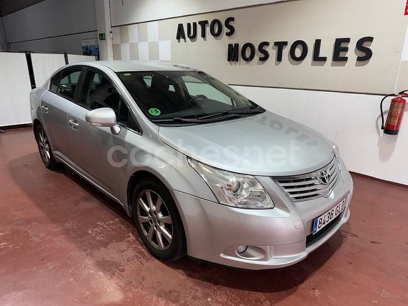 Gris / plata Usado 2009 Toyota Avensis Sol Berlina | 5995 € (Buen precio) - Imagen 1/4