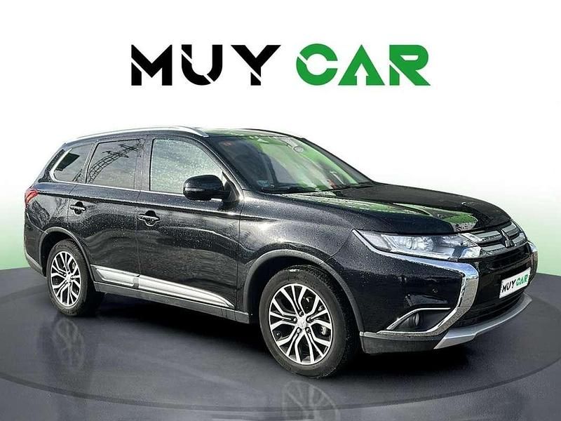 Usado Mitsubishi Outlander Motion 150 CV (110 kW) 2019 Negro SUV