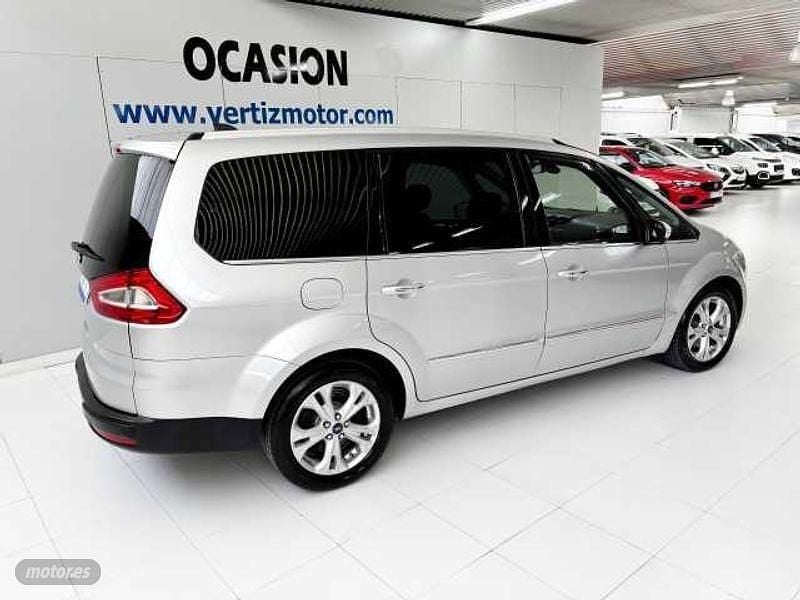 Usado Ford Galaxy Titanium 140 CV (102 kW) 2014 Plateado Monovolumen