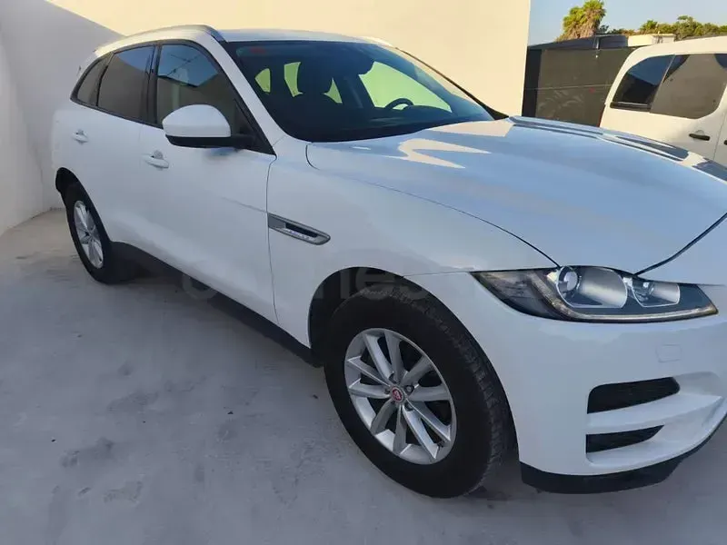 Usado Jaguar F-Pace Portfolio 180 CV (132 kW) 2017 Blanco SUV