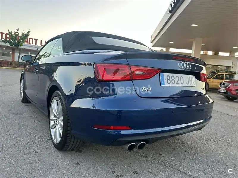 Usado Audi A3 Cabriolet Attraction 150 CV (110 kW) 2015 Azul Descapotable