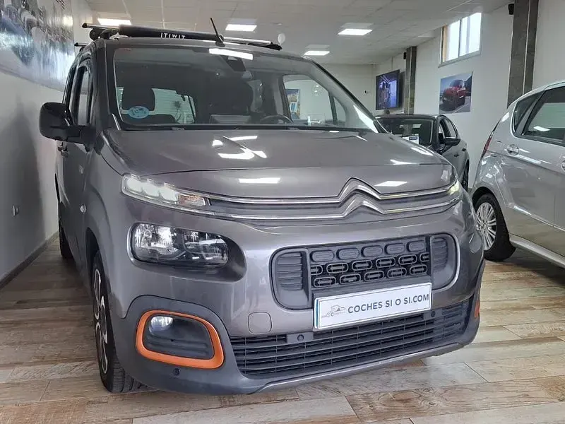 Usado Citroën e-Berlingo Shine 102 CV (75 kW) 2021 Gris / plata Monovolumen