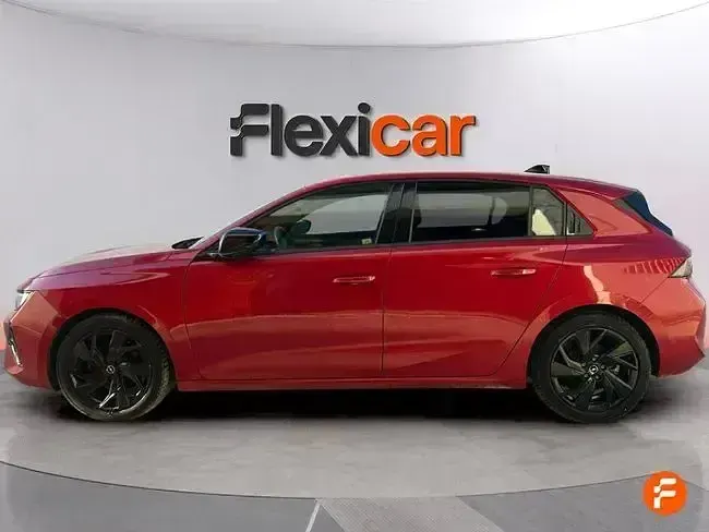 Usado Opel Astra Elegance 130 CV (95 kW) 2023 Rojo Utilitario
