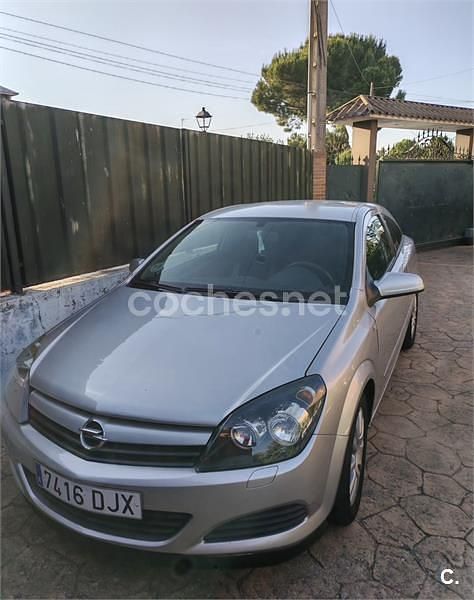 Usado Opel Astra GTC Sport 105 CV (77 kW) 2005 Gris / plata Berlina