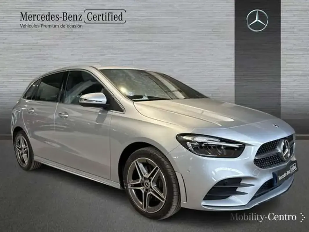 Usado Mercedes C320 165 CV (121 kW) 2025 Plateado Familiar