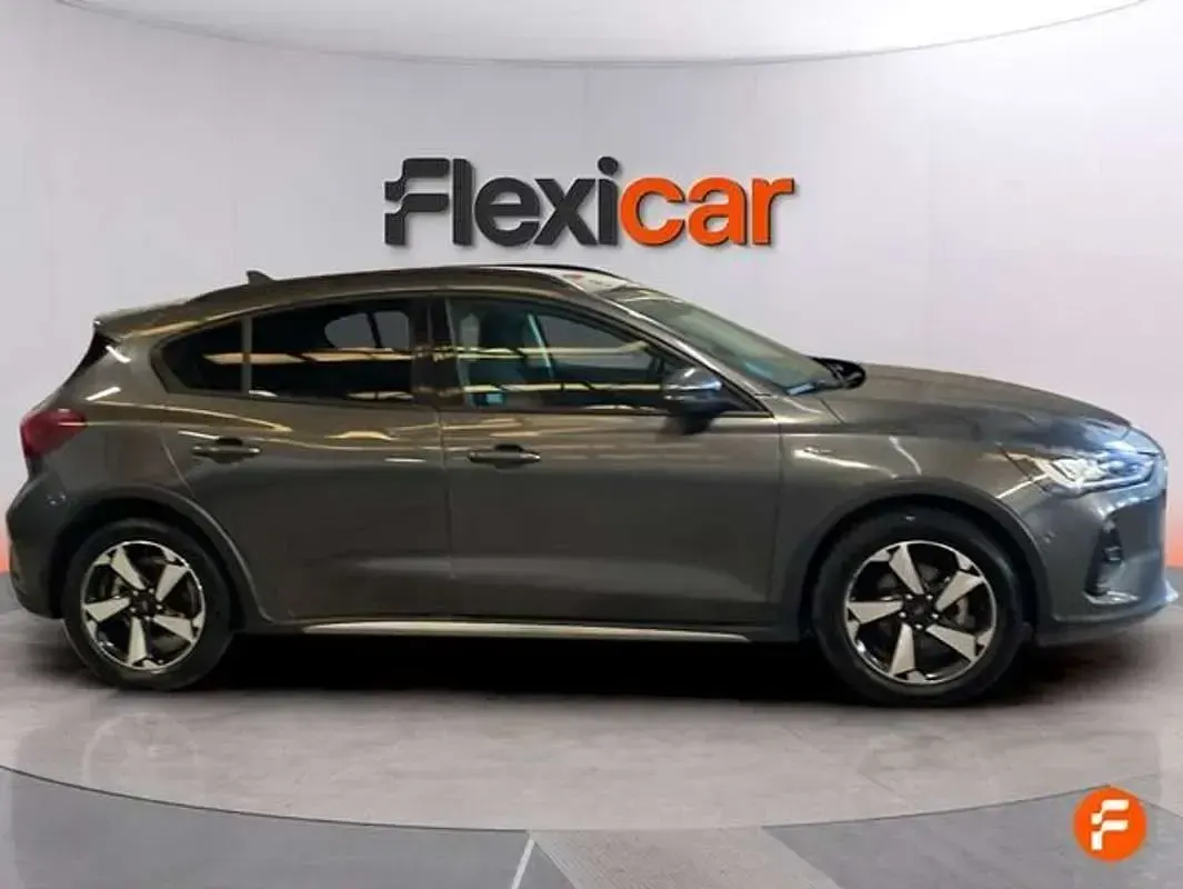 Usado Ford Focus ST-Line 155 CV (114 kW) 2024 Gris Berlina