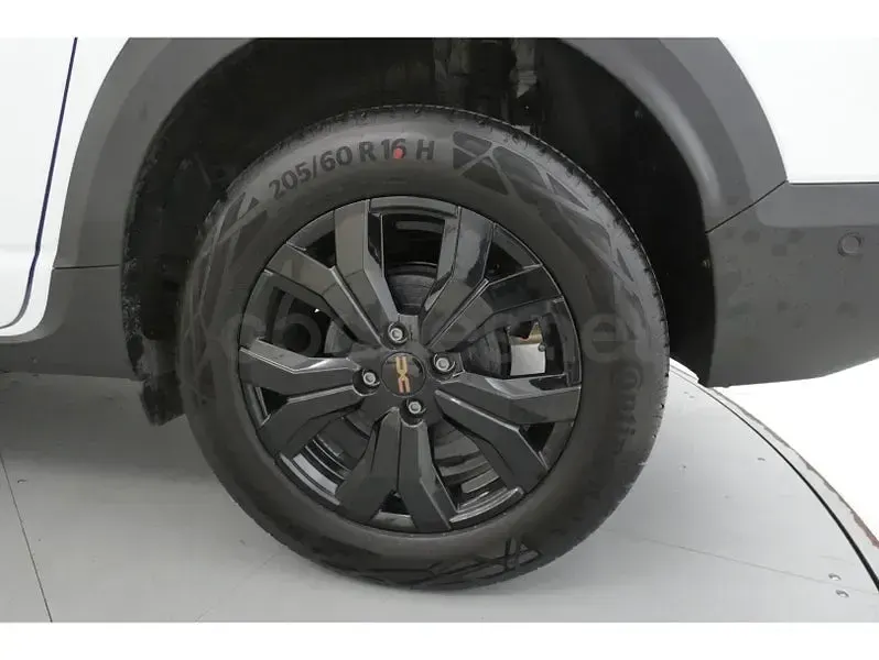 Usado Dacia Jogger Extreme 140 CV (102 kW) 2025 Blanco Monovolumen