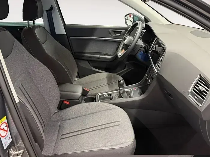 Usado Seat Ateca Style 150 CV (110 kW) 2025 Gris SUV