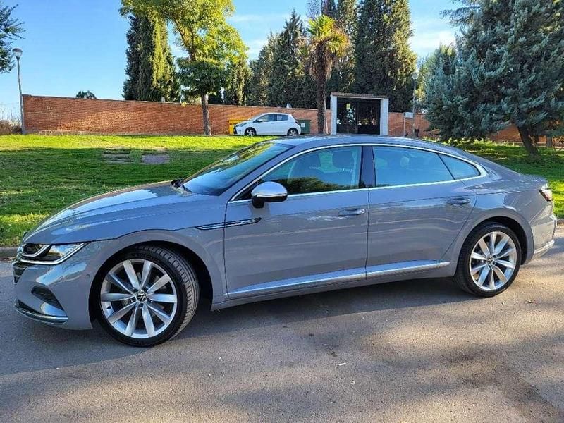 Usado VW Arteon Elegance 150 CV (110 kW) 2022 Gris Coupe