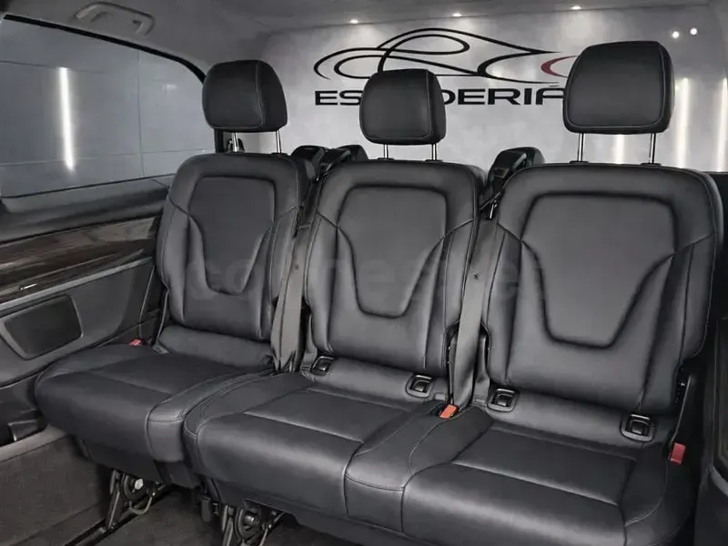 Usado Mercedes V300 Avantgarde 237 CV (174 kW) 2025 Negro Monovolumen