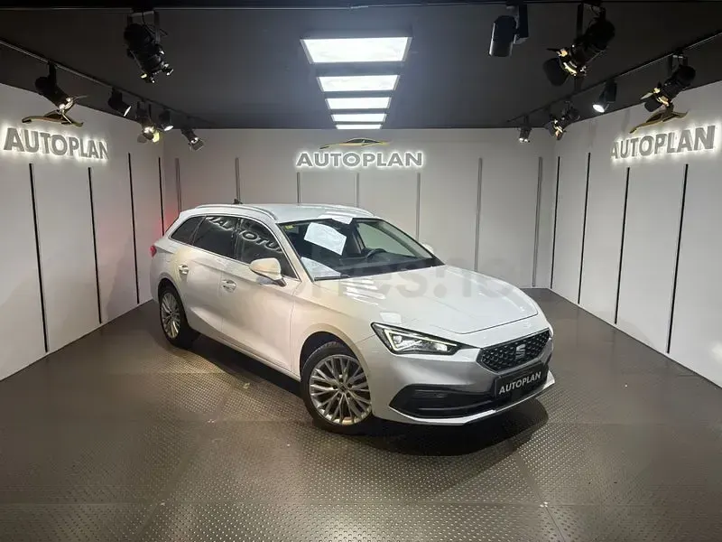 Usado Seat Leon XCELLENCE 150 CV (110 kW) 2020 Blanco Familiar
